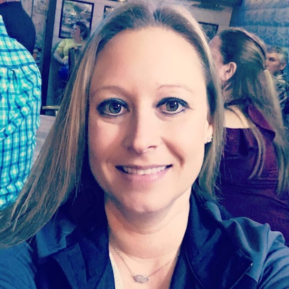 Meet your Posher, Tara - Picture 1 of 1